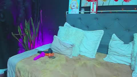 Snapshot of dulce_celeste15 chatting on 25, 1, 2025 C E L E S T E online show from 25, 1, 2025