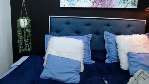 Snapshot of dulce_celeste15 chatting on 9, 2, 2025 C E L E S T E online show from 9, 2, 2025