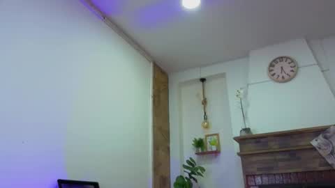 Snapshot of dulce_celeste15 chatting on 13, 12, 2025 C E L E S T E online show from 13, 12, 2025