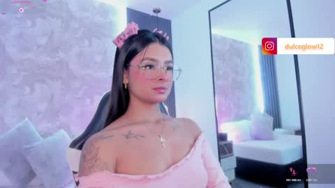 Snapshot of dulce_glow_ chatting on 6, 6, 2026 D U L C E online show from 6, 6, 2026