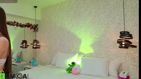 dulce_isabel_ online show from 18, 3, 2026