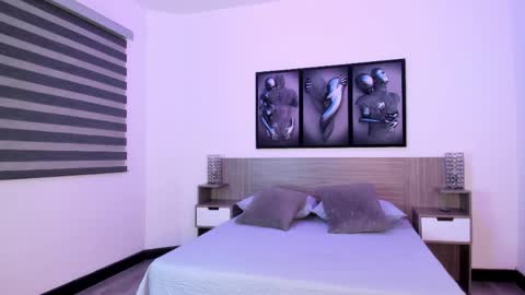 Dulce Maria online show from 15, 4, 2026