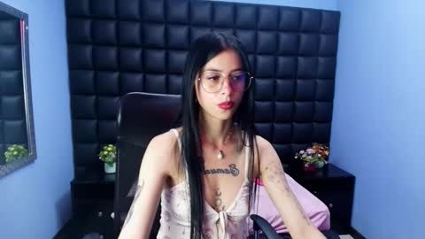 Snapshot of dulce_miiaa chatting on 29, 11, 2025 dulce_miiaa online show from 29, 11, 2025