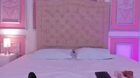 Dulce  online show from 3, 3, 2026