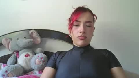dulce_xiara online show from 4, 4, 2026