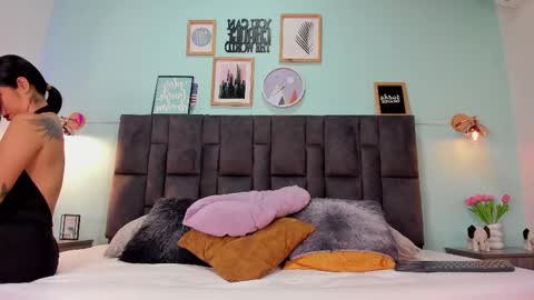 DULCE AURORA online show from 7, 3, 2025