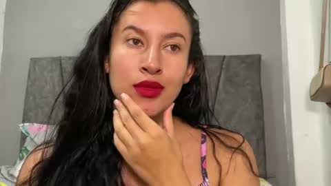 dulceizzy online show from 23, 4, 2026