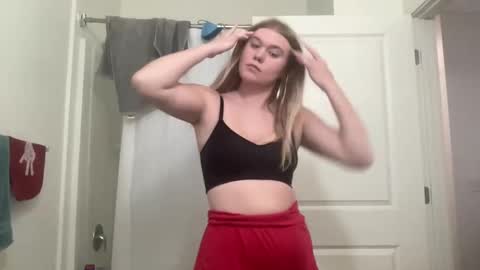 Snapshot of dumbblondexoxo chatting on 13, 1, 2025 dumbblondexoxo online show from 13, 1, 2025