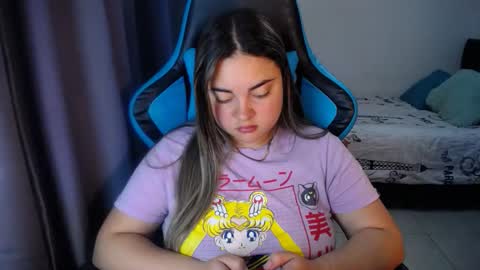 Nicole   online show from 30, 1, 2025