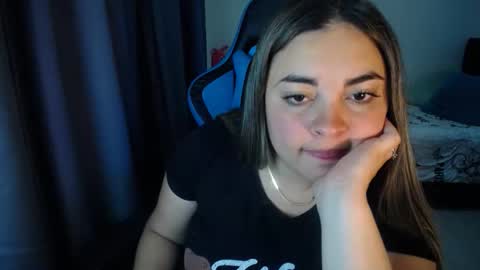 Nicole   online show from 3, 2, 2025