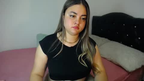 Nicole   online show from 22, 2, 2025