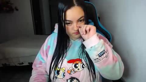 Nicole   online show from 6, 10, 2025