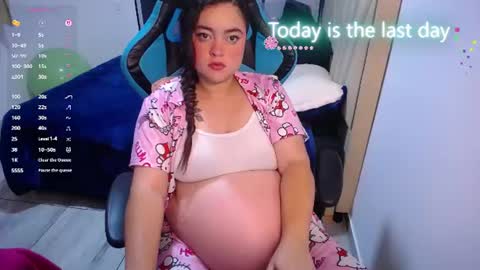 Snapshot of dumont_model chatting on 15, 6, 2026 Nicole online show from 15, 6, 2026