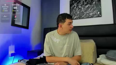 Snapshot of duolust chatting on 24, 10, 2025 Thomas and Noah online show from 24, 10, 2025