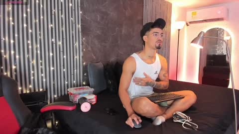 Duriel online show from 4, 1, 2025