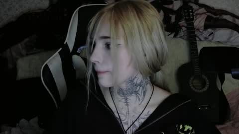 Snapshot of dust1rl chatting on 28, 11, 2025 Hentai Lord online show from 28, 11, 2025