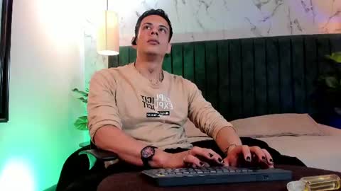 Dustin Sonne online show from 13, 7, 2026