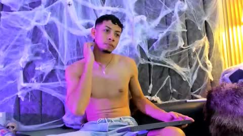 Snapshot of dustinandjordan chatting on 9, 10, 2025 dustinandjordan online show from 9, 10, 2025