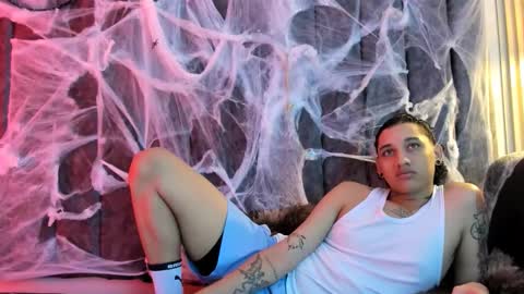 Snapshot of dustinandjordan chatting on 11, 10, 2025 dustinandjordan online show from 11, 10, 2025