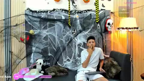 Snapshot of dustinandjordan chatting on 19, 10, 2025 dustinandjordan online show from 19, 10, 2025