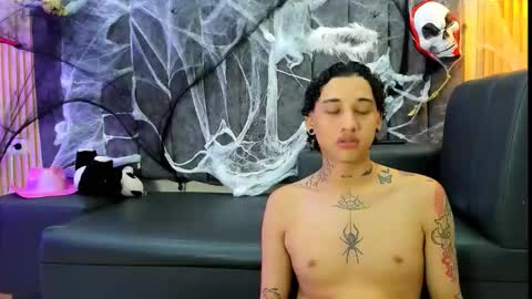 Snapshot of dustinandjordan chatting on 22, 10, 2025 dustinandjordan online show from 22, 10, 2025