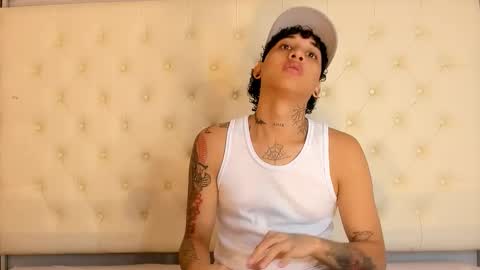 Snapshot of dustinandjordan chatting on 14, 12, 2025 dustinandjordan online show from 14, 12, 2025