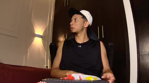 Snapshot of dustinandjordan chatting on 12, 1, 2026 dustinandjordan online show from 12, 1, 2026