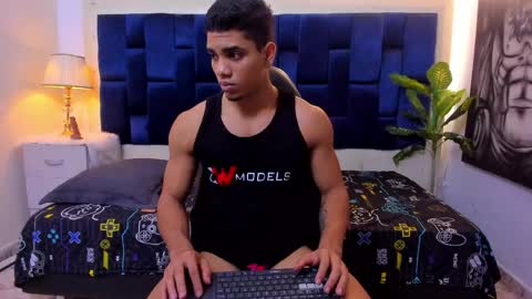 DUSTYN MICHELLE online show from 28, 5, 2026