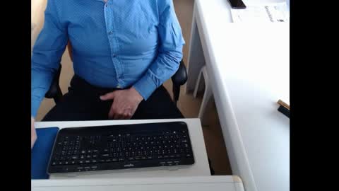 dutchpornking2 online show from 15, 4, 2026