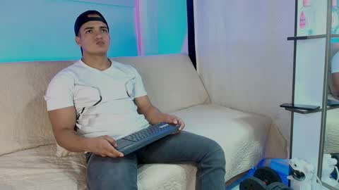 Snapshot of dwayne_esteven10 chatting on 1, 6, 2026 dwayne_esteven10 online show from 1, 6, 2026
