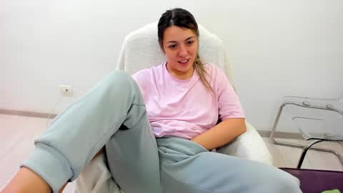 Snapshot of dyanakaylin chatting on 3, 1, 2025 dayana online show from 3, 1, 2025