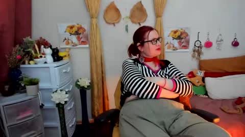 Snapshot of dyannelovee chatting on 8, 12, 2024 Dyanne online show from 8, 12, 2024