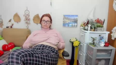 Snapshot of dyannelovee chatting on 21, 2, 2025 Dyanne online show from 21, 2, 2025