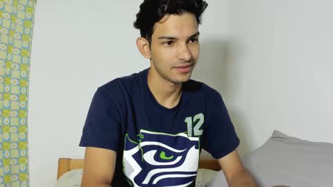 Snapshot of dylan_hoot chatting on 11, 9, 2025 Dylan online show from 11, 9, 2025