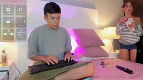 Snapshot of dylan_katee chatting on 17, 12, 2025 Dylan and Katte online show from 17, 12, 2025