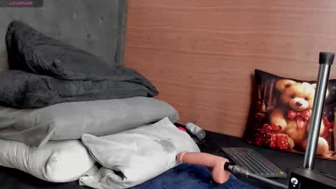 Snapshot of dylan_wolf98 chatting on 22, 11, 2025 dylan_wolf98 online show from 22, 11, 2025