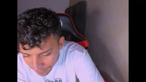 Snapshot of dylan_yvt chatting on 2, 12, 2025 yohe online show from 2, 12, 2025