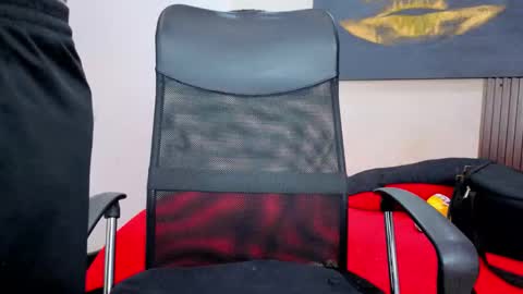 Snapshot of dylanguss chatting on 17, 9, 2025 dylanguss online show from 17, 9, 2025