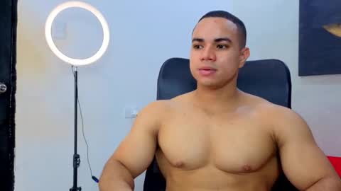 Snapshot of dylanguss chatting on 28, 9, 2025 dylanguss online show from 28, 9, 2025