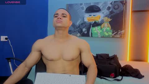 Snapshot of dylanguss chatting on 22, 10, 2025 dylanguss online show from 22, 10, 2025