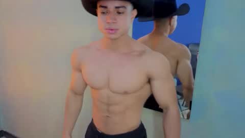 Snapshot of dylanguss chatting on 29, 10, 2025 dylanguss online show from 29, 10, 2025