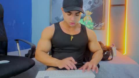 Snapshot of dylanguss chatting on 20, 11, 2025 dylanguss online show from 20, 11, 2025