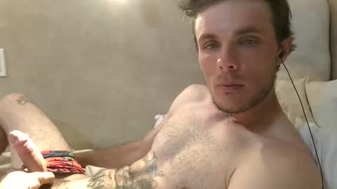 Snapshot of dylp400 chatting on 13, 2, 2025 dylp400 online show from 13, 2, 2025