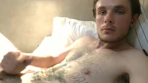 Snapshot of dylp400 chatting on 19, 2, 2025 dylp400 online show from 19, 2, 2025