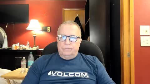 Snapshot of e_rectiom chatting on 1, 1, 2025 Mr Wonderful online show from 1, 1, 2025