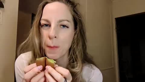 Snapshot of eager_sweetheart chatting on 29, 4, 2026 eager_sweetheart online show from 29, 4, 2026