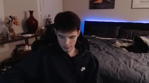 Snapshot of ealexk chatting on 13, 11, 2025 Alex online show from 13, 11, 2025