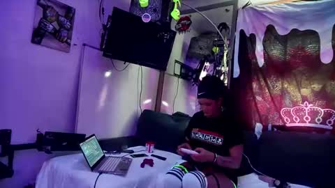 Snapshot of eandj8786 chatting on 23, 2, 2025 Kryztal Klear Jaxx online show from 23, 2, 2025