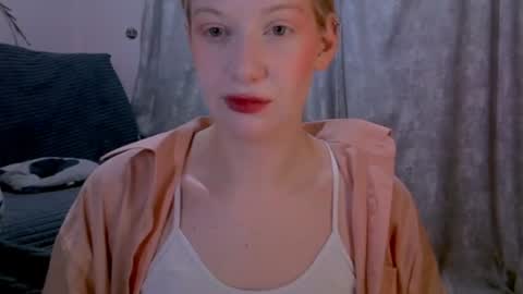 Snapshot of earn_my_lily chatting on 13, 7, 2026 Lily online show from 13, 7, 2026
