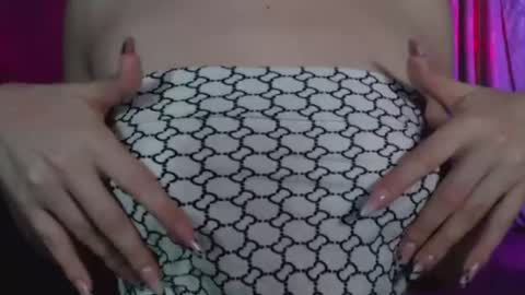 Snapshot of earn_my_lily chatting on 8, 8, 2026 Lily online show from 8, 8, 2026